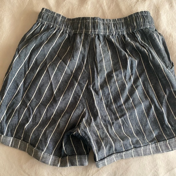 🩵New jean striped shorts🩵 - Picture 3 of 3
